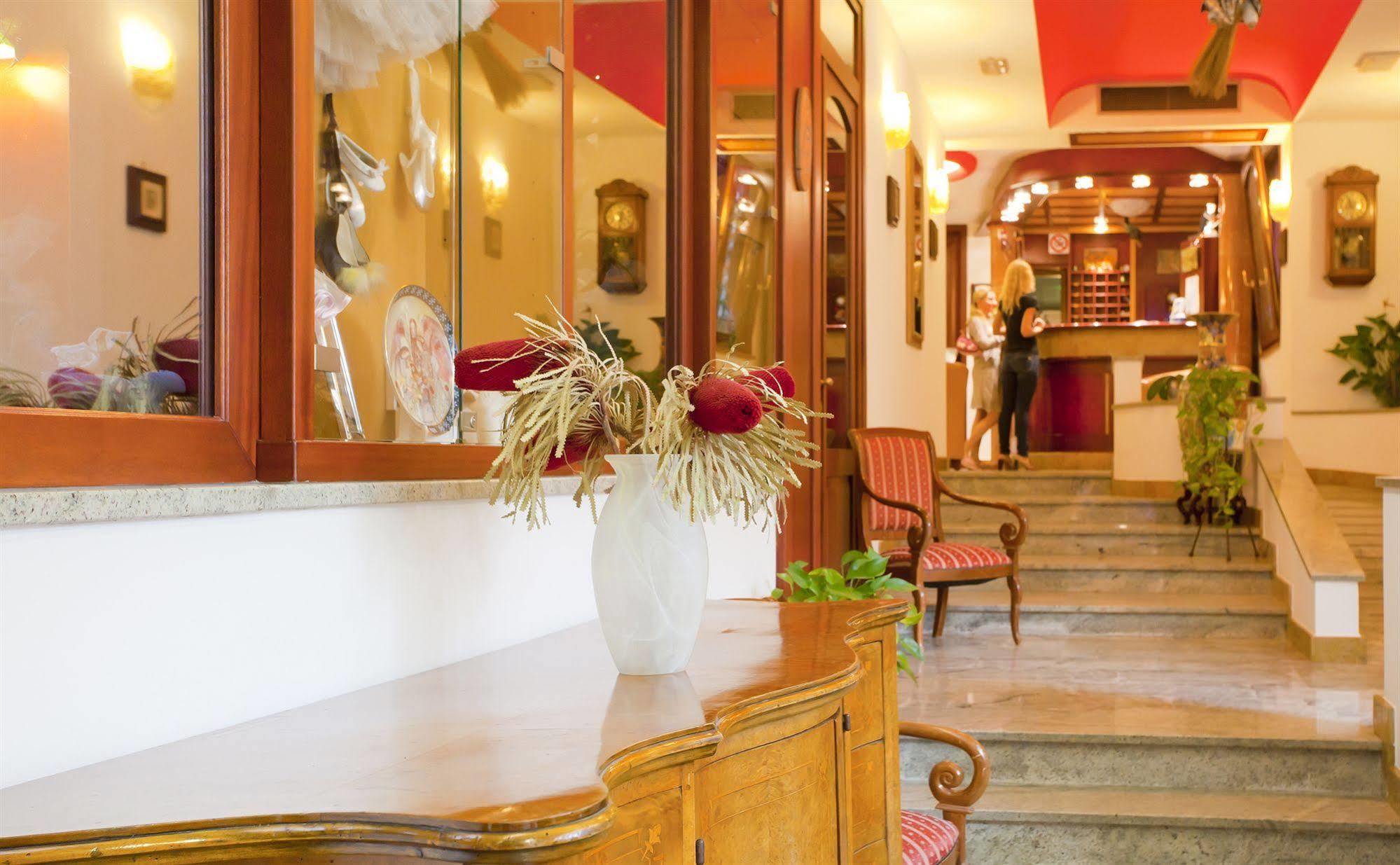 Hotel Polo 2*
