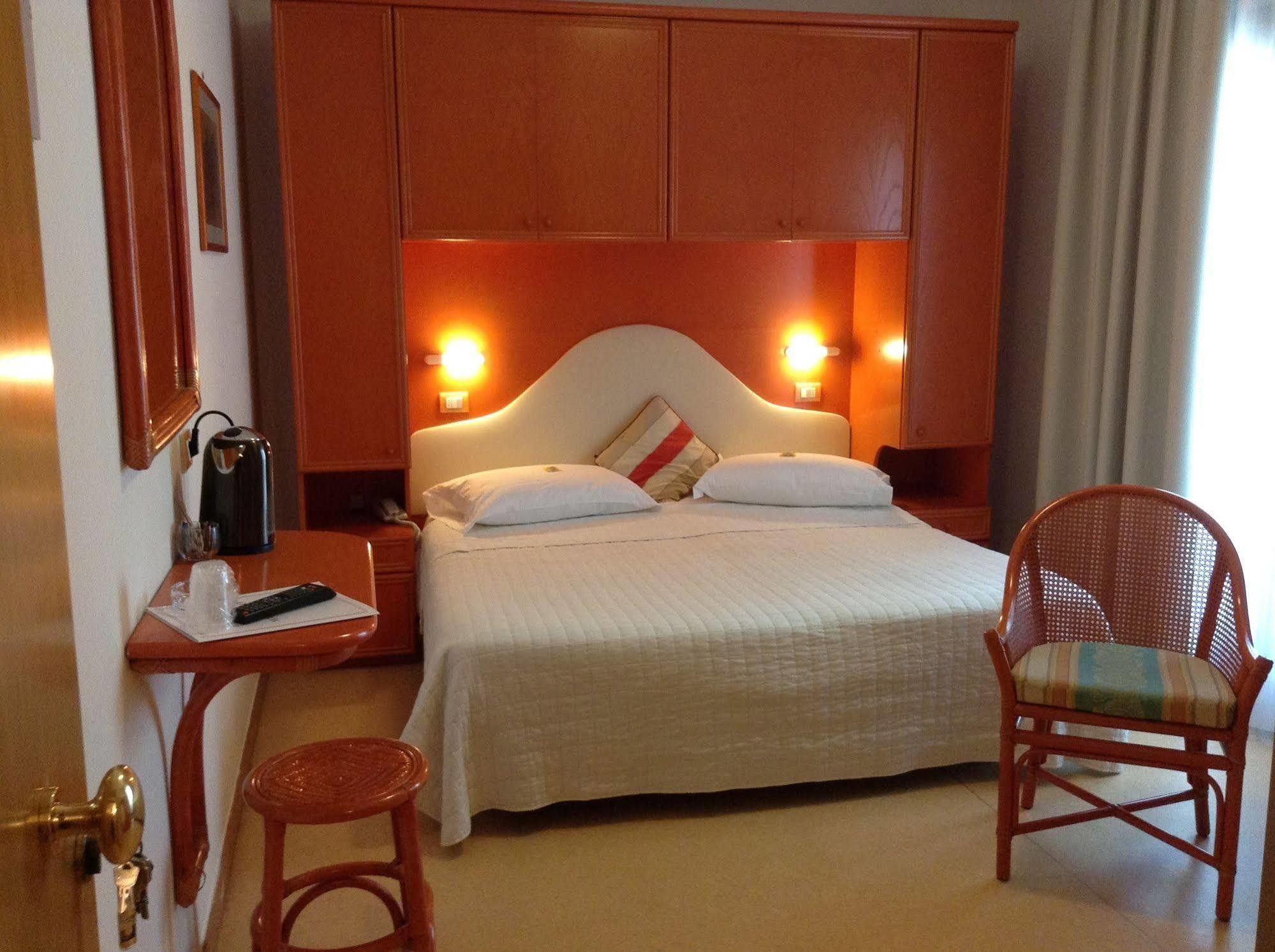 Polo Hotel 2*