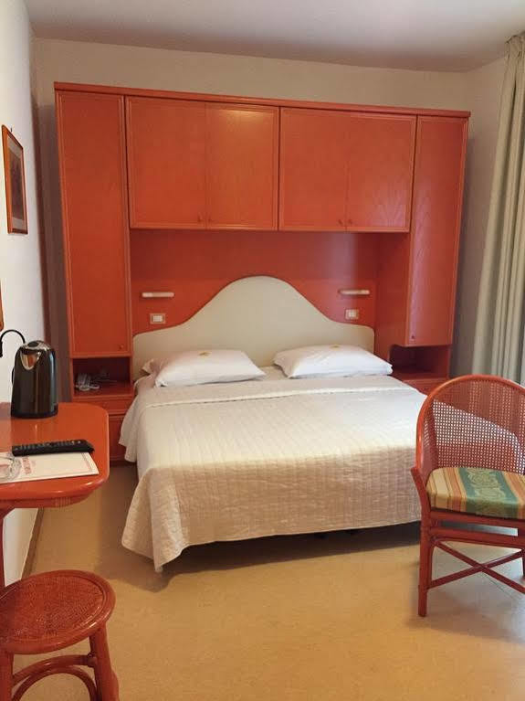 Polo Hotel 2*